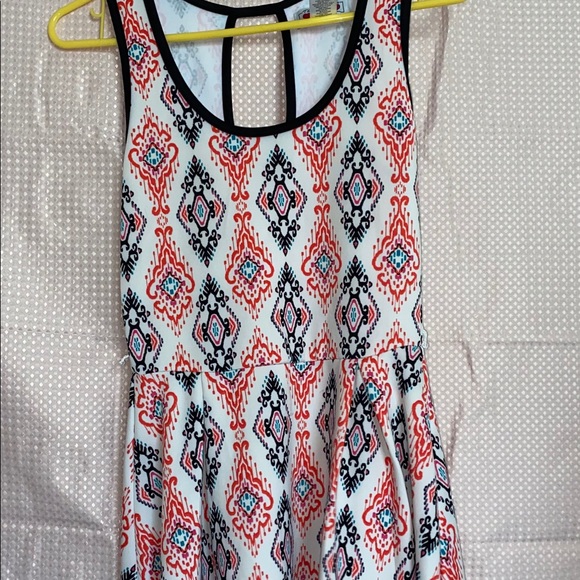 Light Spring dress! - Picture 5 of 6